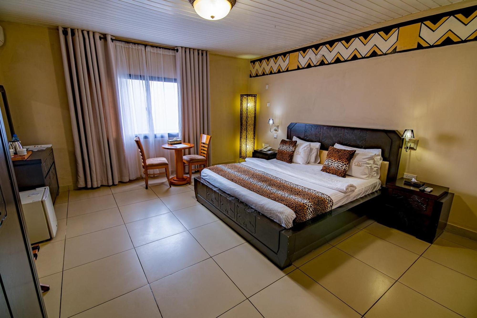 The Country Lodge Hotel Freetown Dış mekan fotoğraf