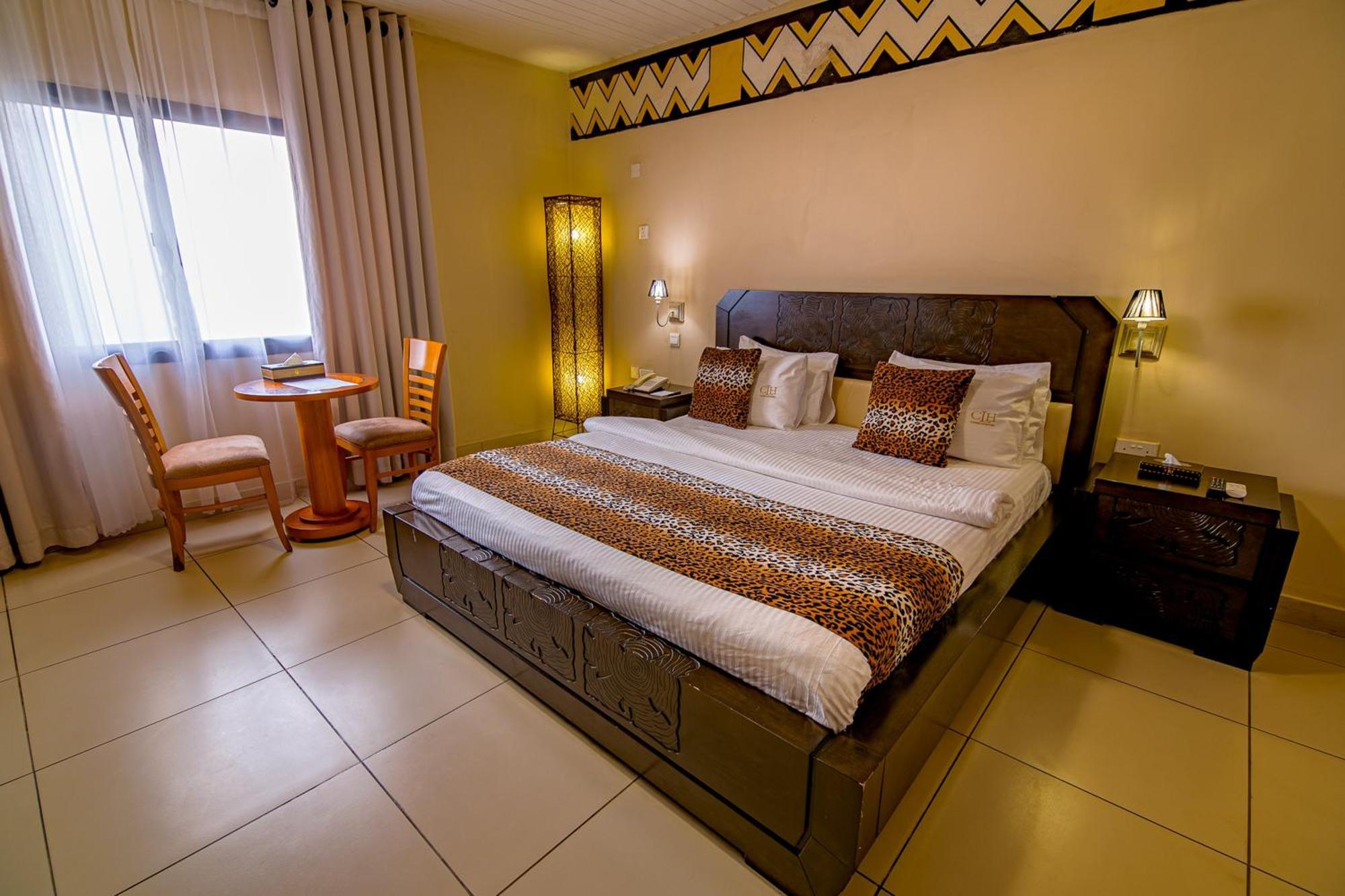 The Country Lodge Hotel Freetown Dış mekan fotoğraf