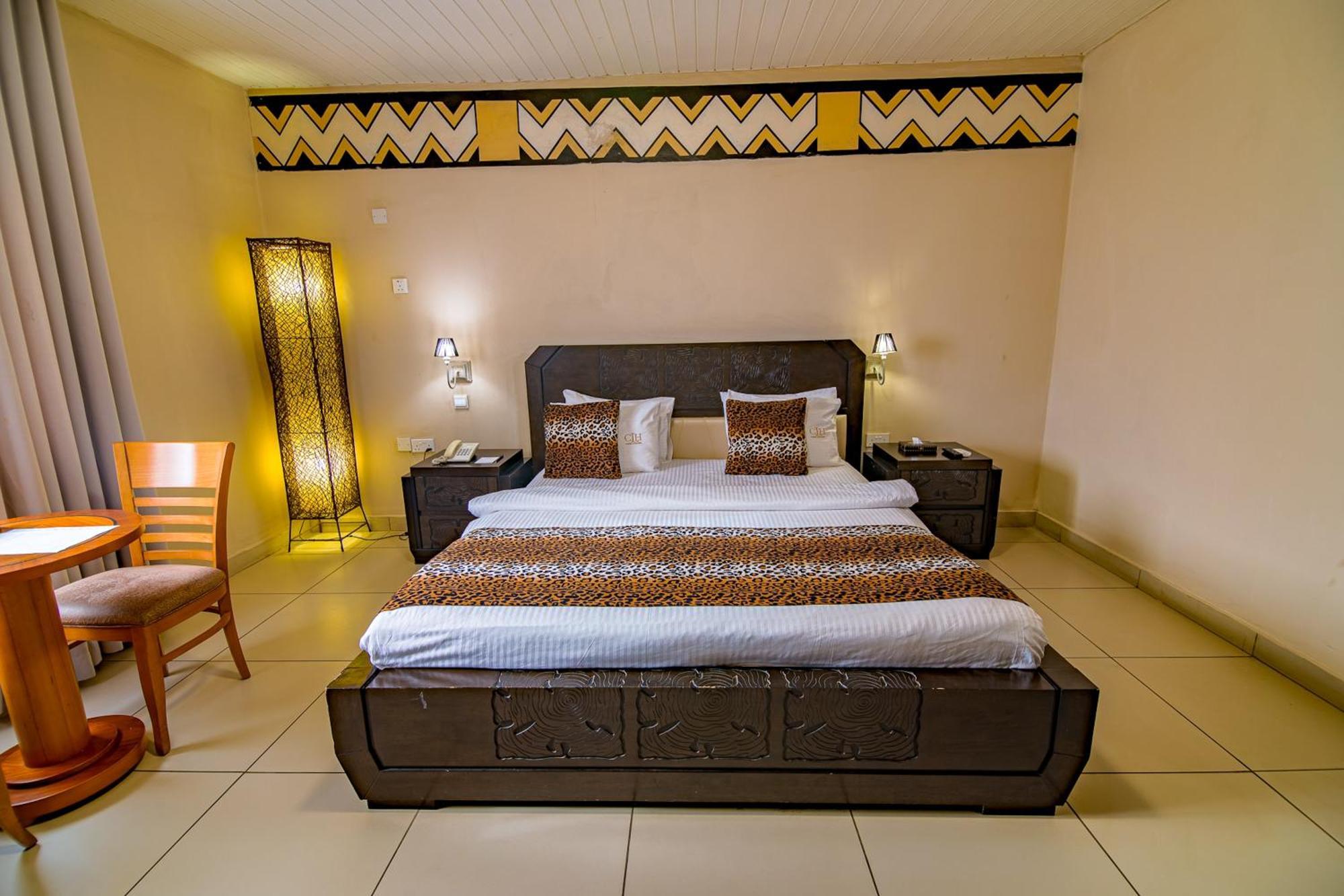 The Country Lodge Hotel Freetown Dış mekan fotoğraf