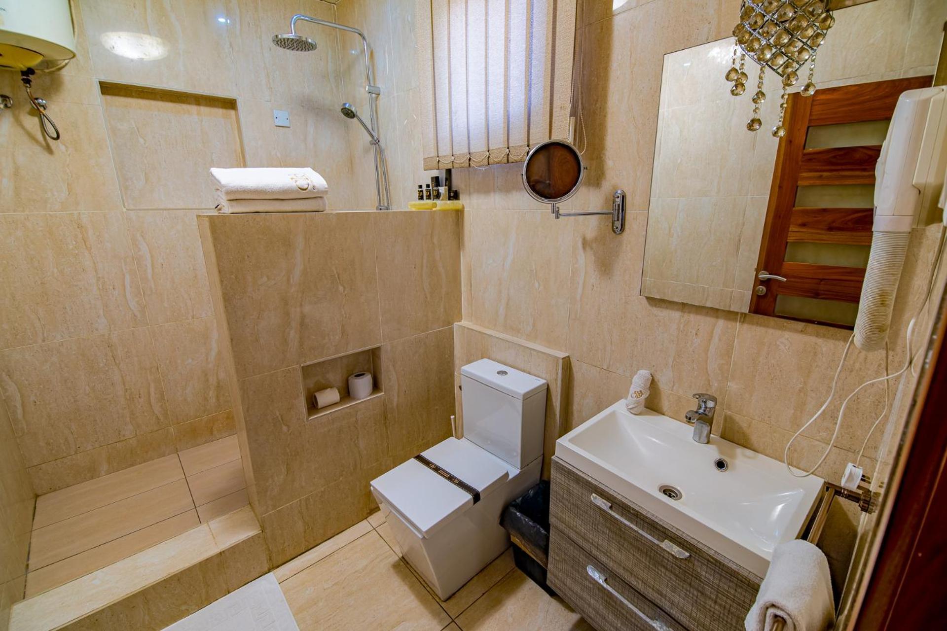 The Country Lodge Hotel Freetown Dış mekan fotoğraf