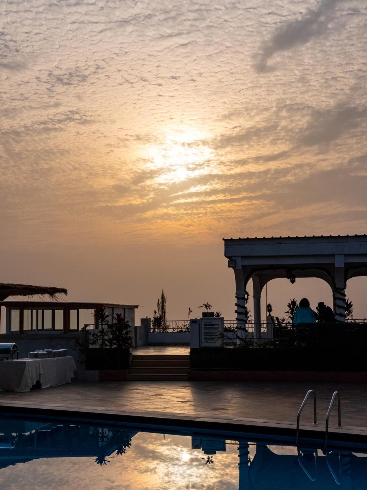 The Country Lodge Hotel Freetown Dış mekan fotoğraf