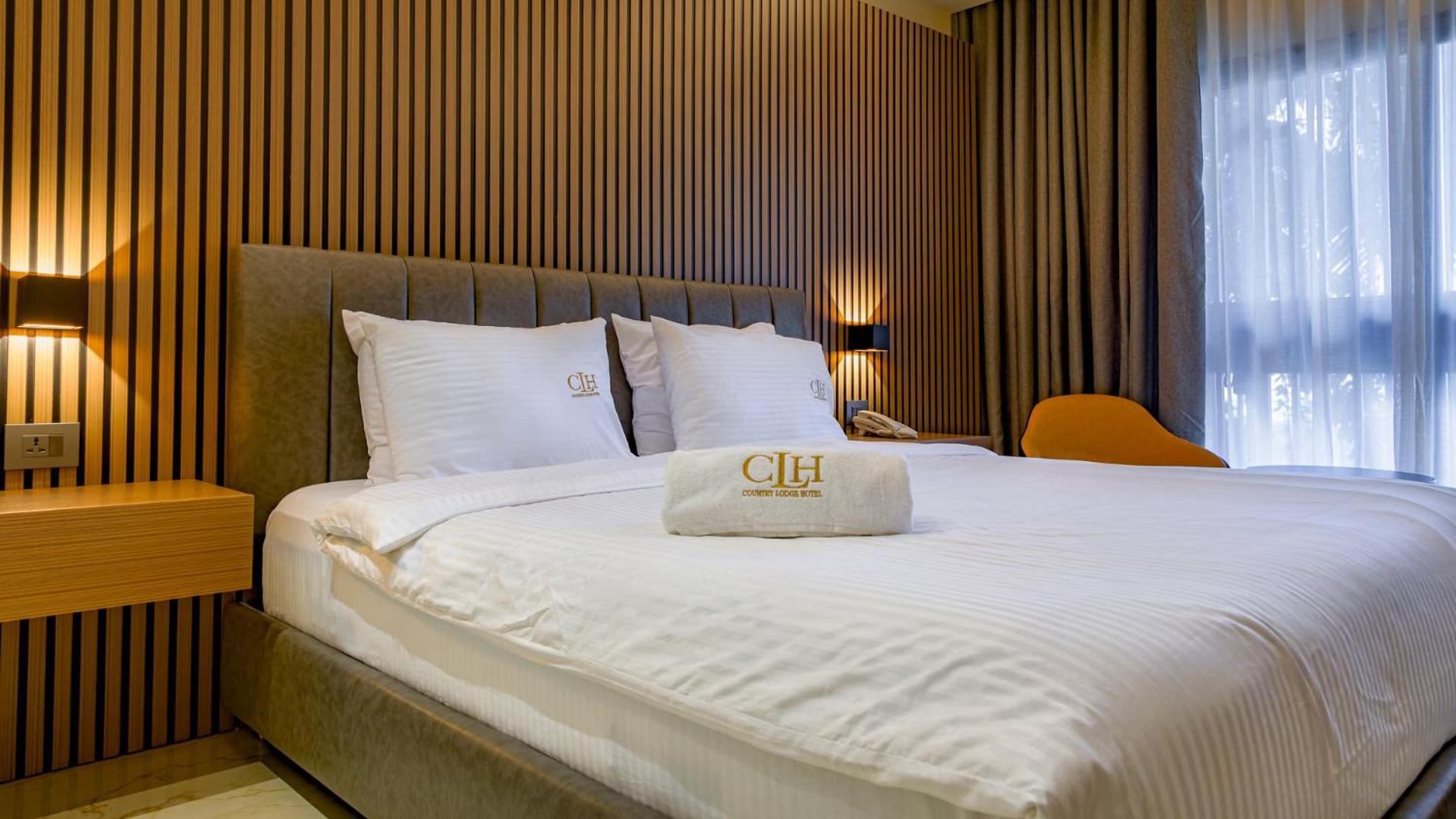 The Country Lodge Hotel Freetown Dış mekan fotoğraf