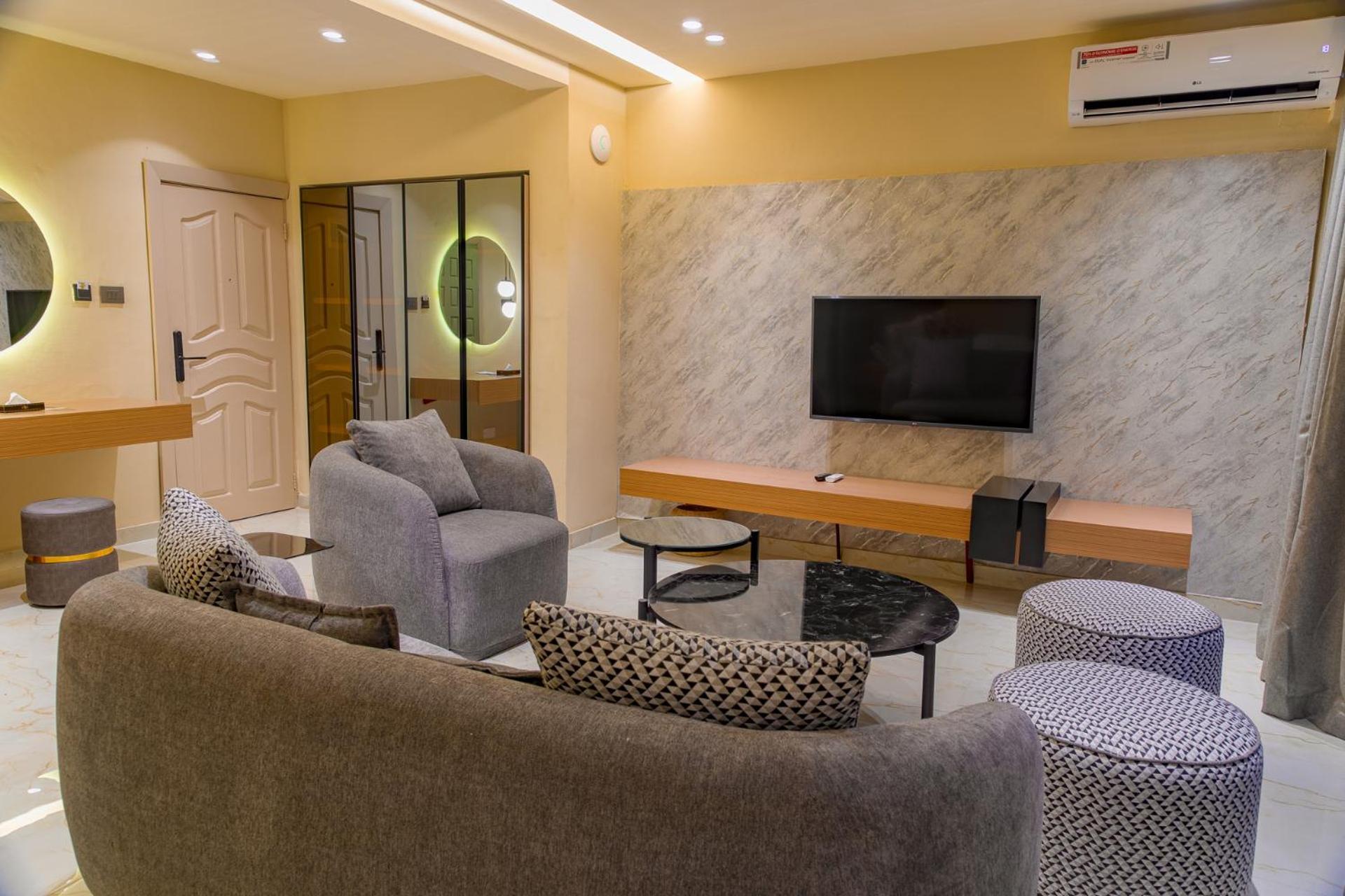 The Country Lodge Hotel Freetown Dış mekan fotoğraf