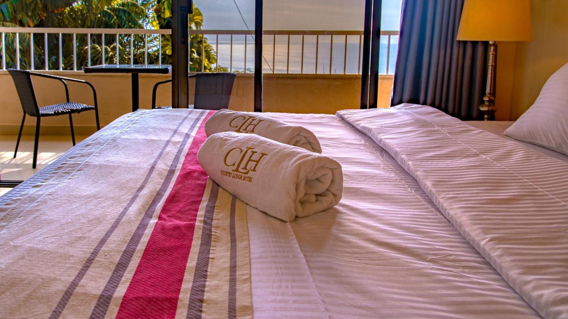 The Country Lodge Hotel Freetown Dış mekan fotoğraf