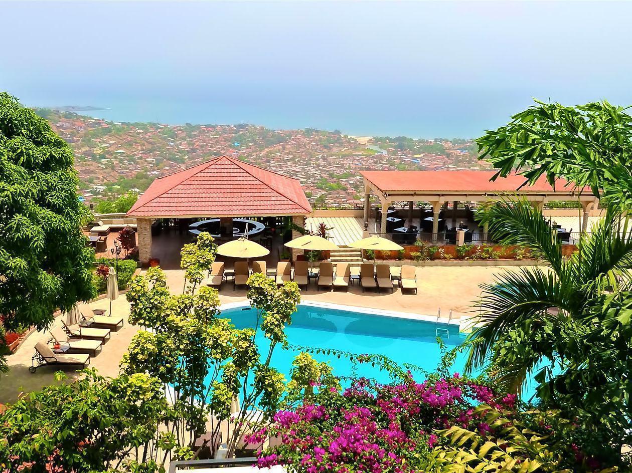 The Country Lodge Hotel Freetown Dış mekan fotoğraf