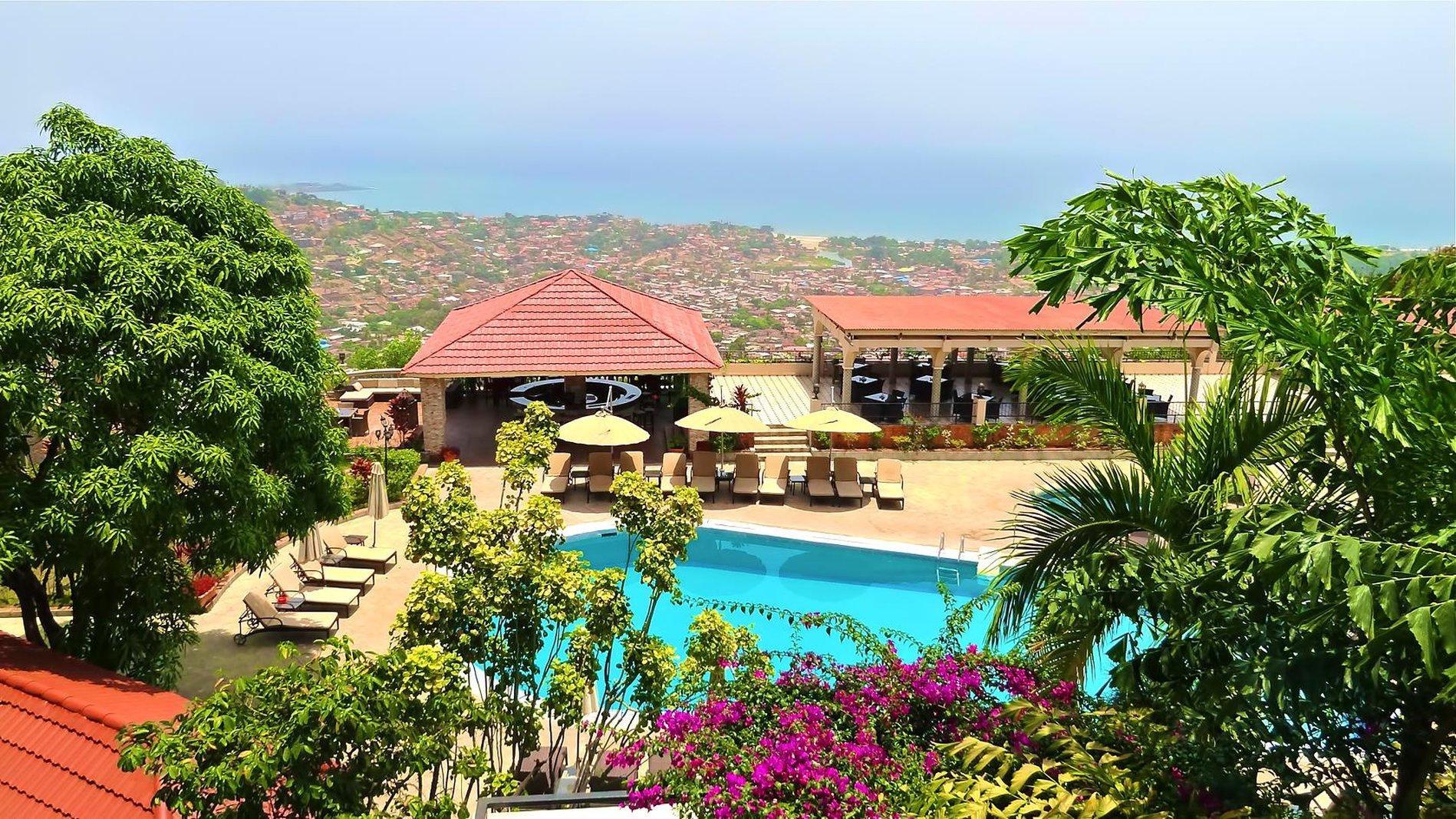 The Country Lodge Hotel Freetown Dış mekan fotoğraf