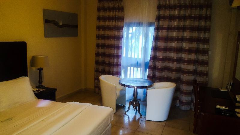 The Country Lodge Hotel Freetown Dış mekan fotoğraf