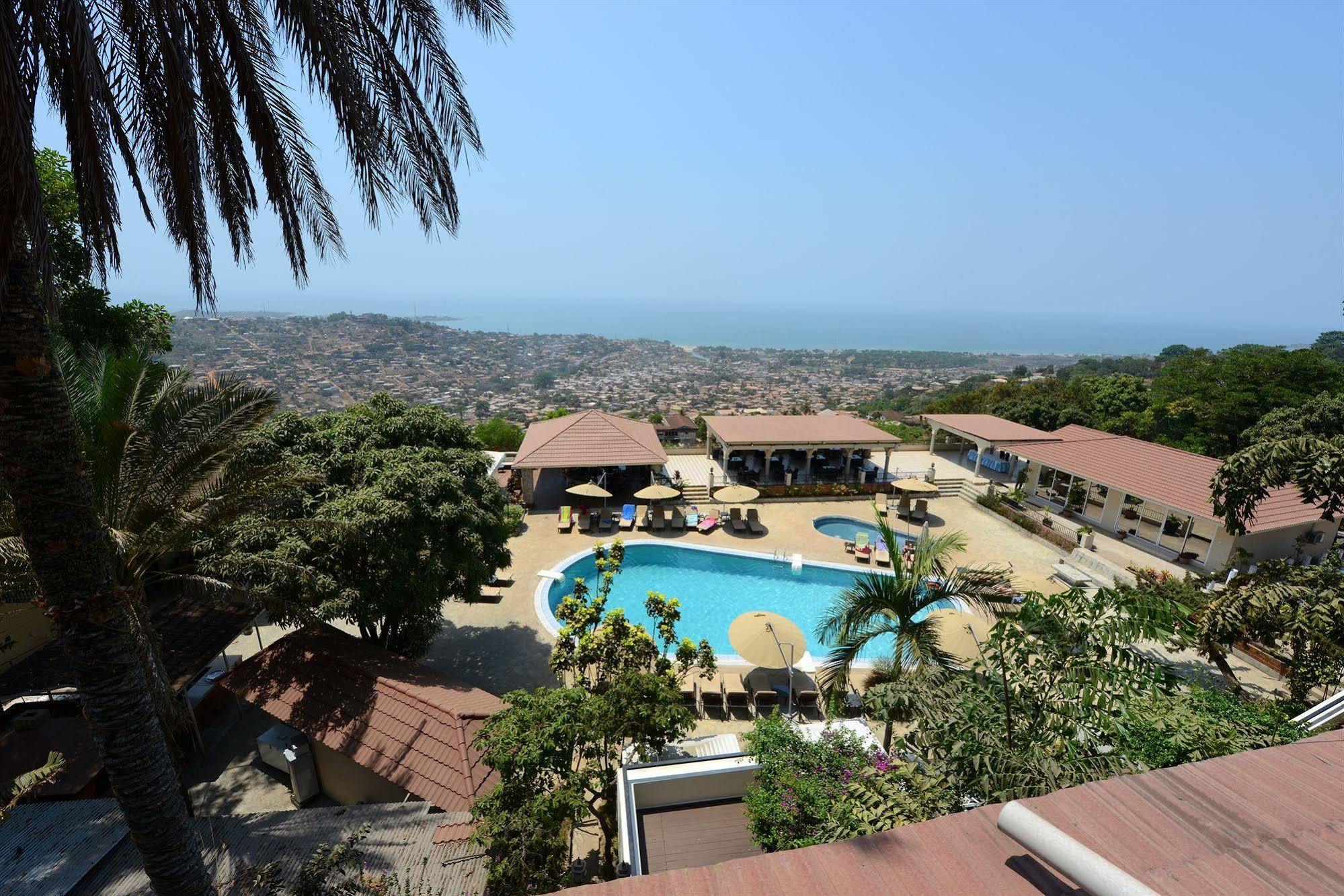 The Country Lodge Hotel Freetown Dış mekan fotoğraf