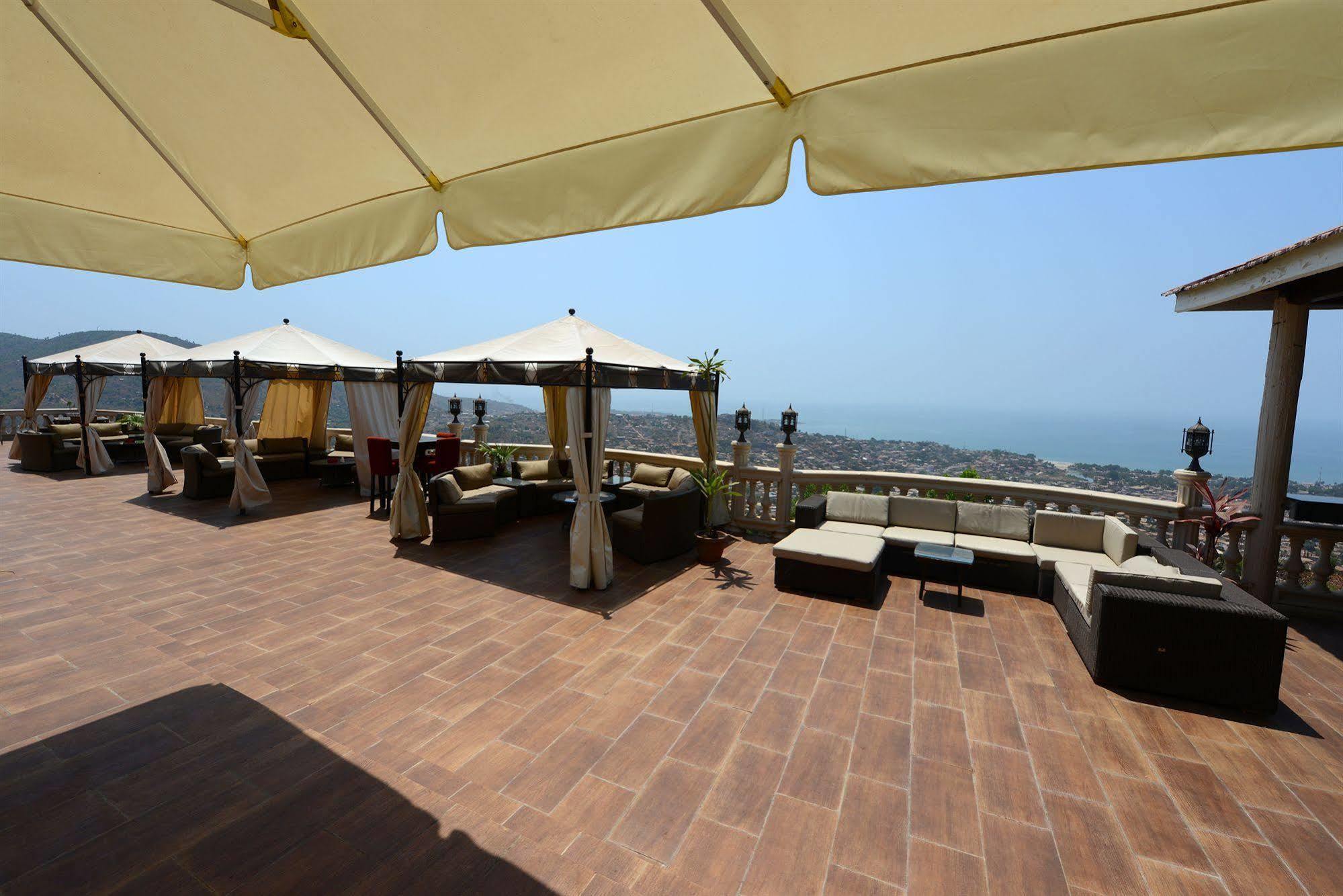 The Country Lodge Hotel Freetown Dış mekan fotoğraf