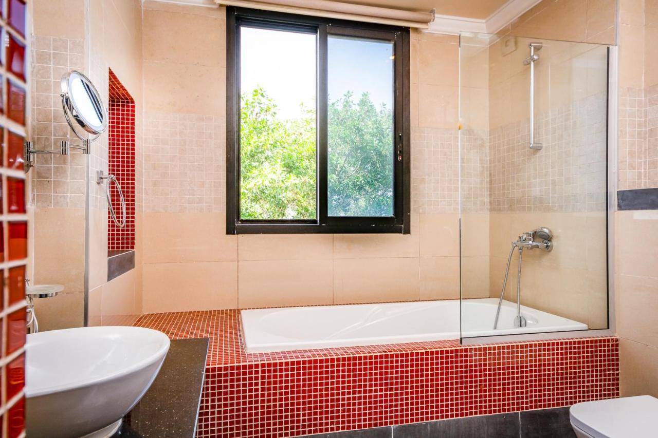 The Country Lodge Hotel Freetown Dış mekan fotoğraf