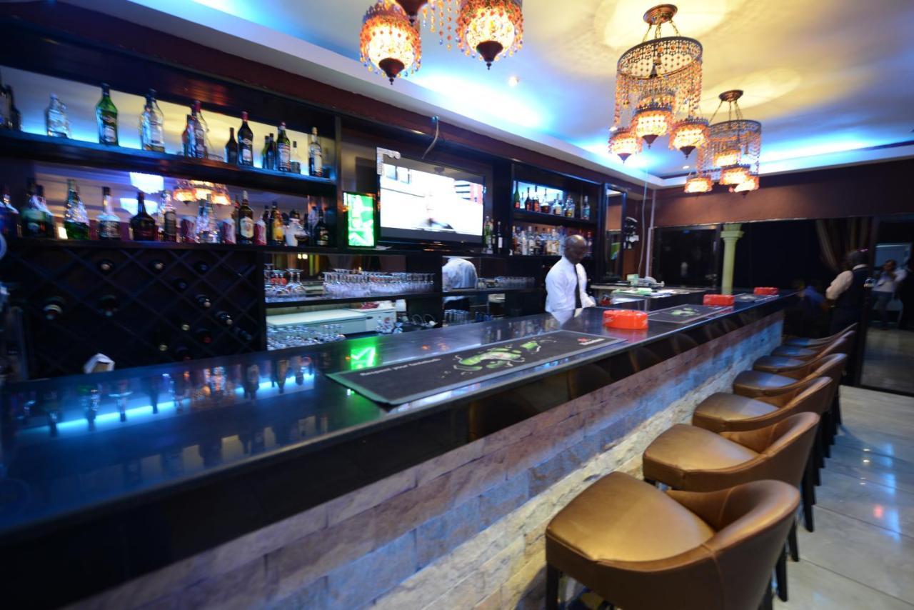The Country Lodge Hotel Freetown Dış mekan fotoğraf